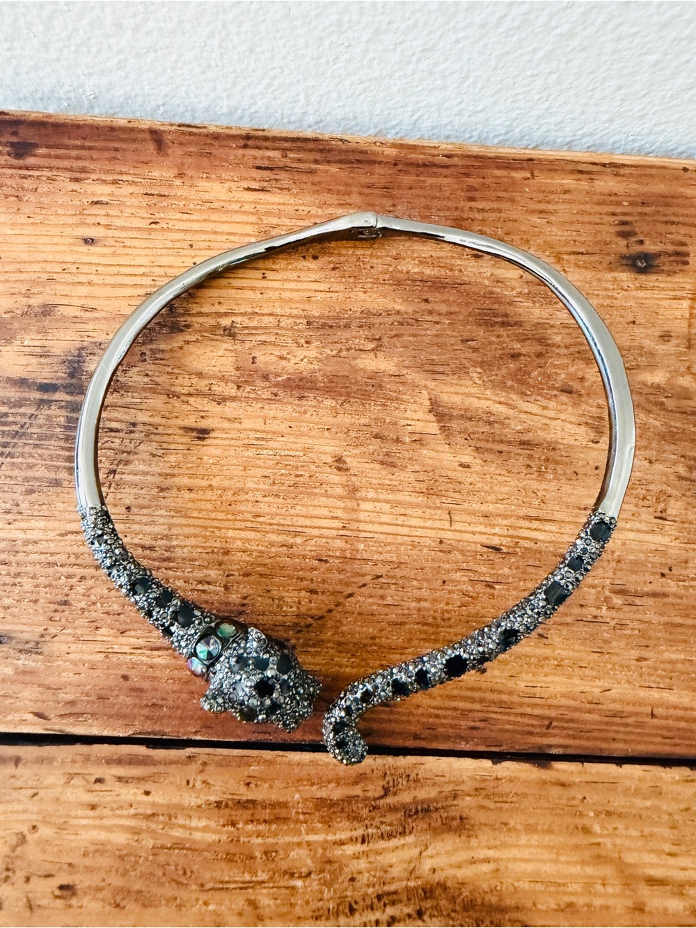 Betsey Johnson Jeweled Hinged Silver Black Jaguar Choker Necklace - Picture 3 of 5
